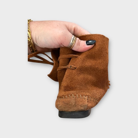 Minnetonka Suede Moccasin Boots Brown Fringed Lace Up Ankle Booties Size 8 - Picture 5 of 11